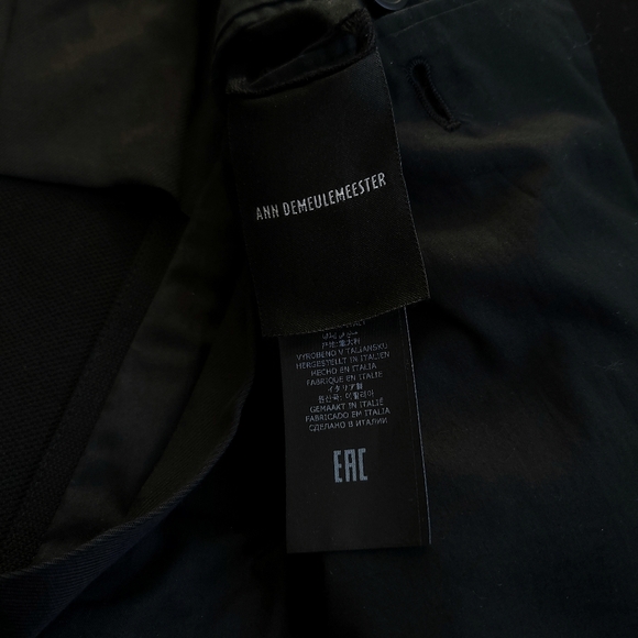 Ann Demeulemester Inge Minimilist Cropped Raw Hem Blazer - Picture 9 of 11